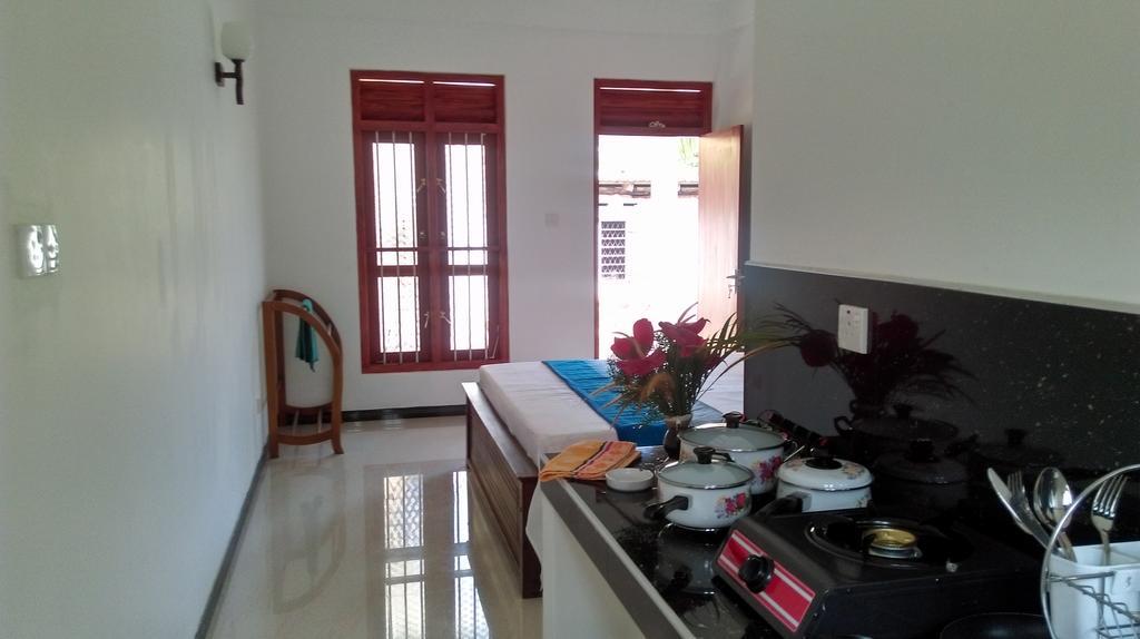 Hasaranga Holiday House Hikkaduwa Bagian luar foto