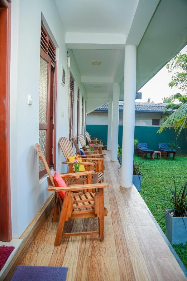 Hasaranga Holiday House Hikkaduwa Bagian luar foto