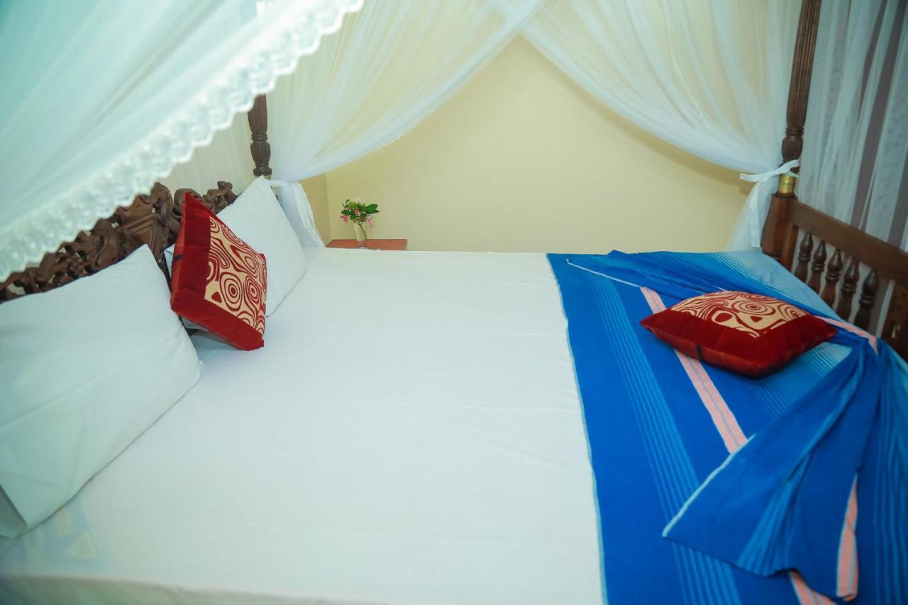 Hasaranga Holiday House Hikkaduwa Bagian luar foto