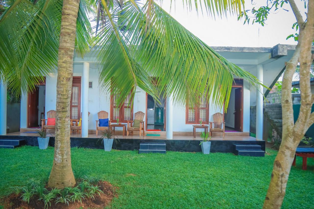 Hasaranga Holiday House Hikkaduwa Bagian luar foto