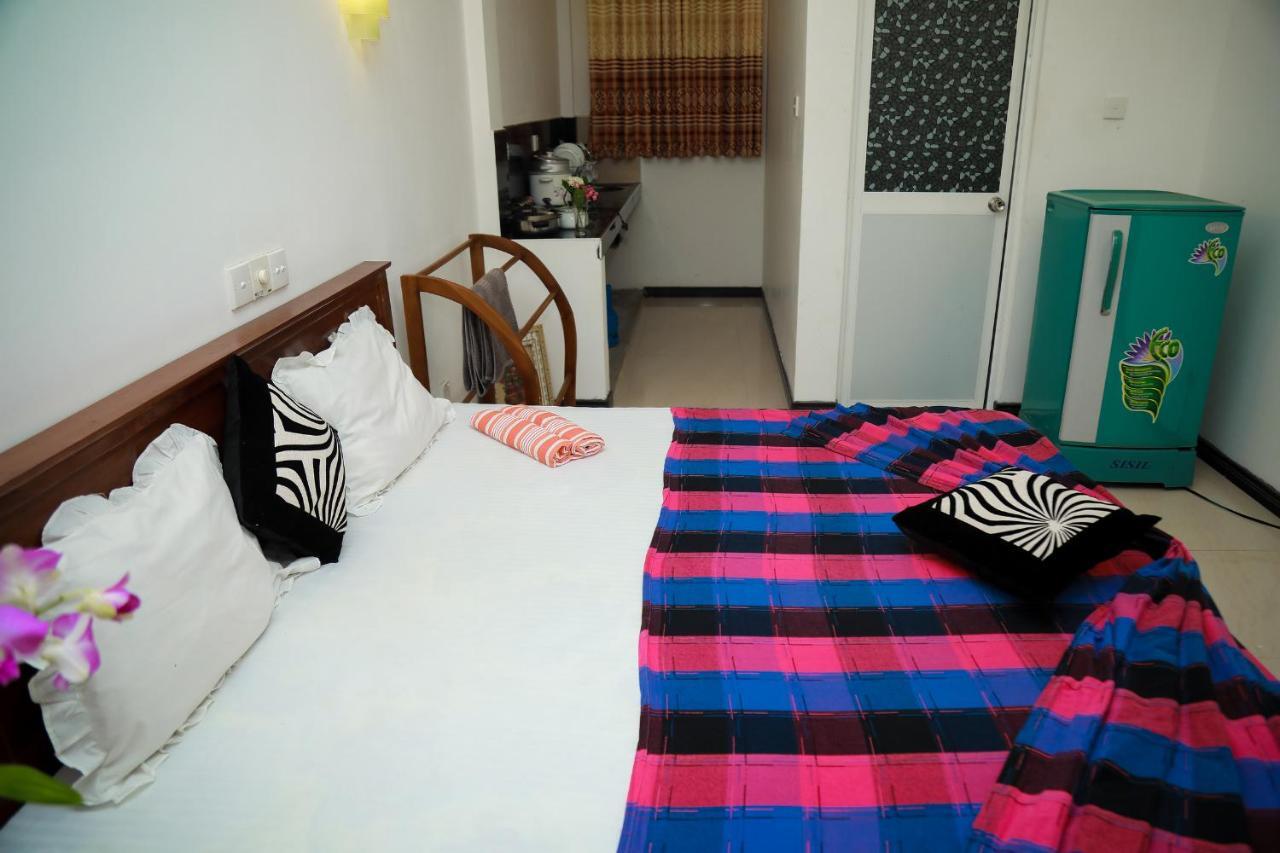 Hasaranga Holiday House Hikkaduwa Bagian luar foto