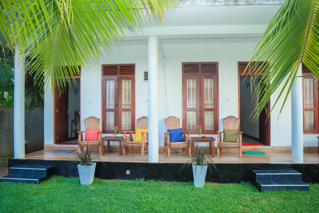 Hasaranga Holiday House Hikkaduwa Bagian luar foto