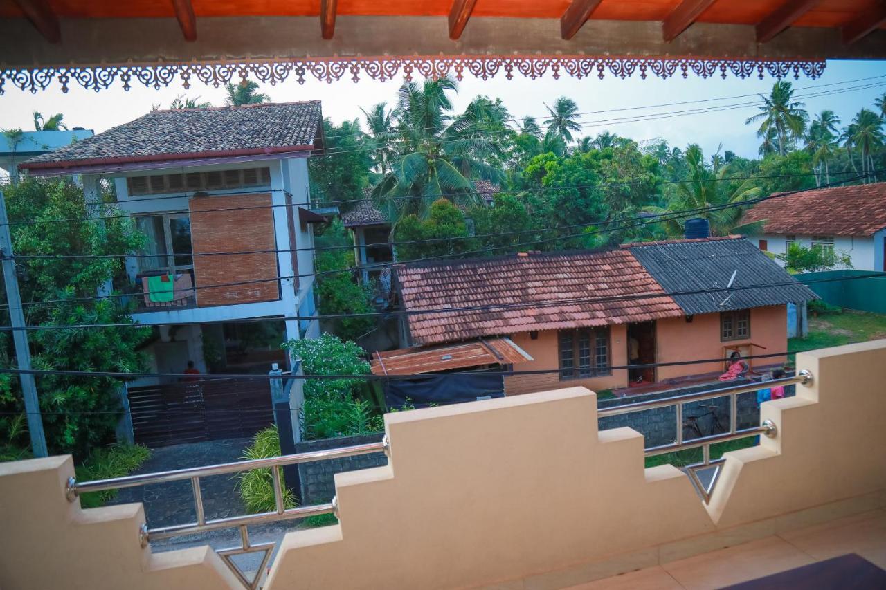Hasaranga Holiday House Hikkaduwa Bagian luar foto